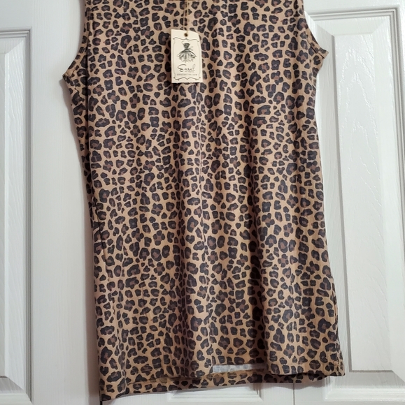Women's size 2X Leopard print ribbed tank top. NWT By Easel. - Picture 2 of 2
